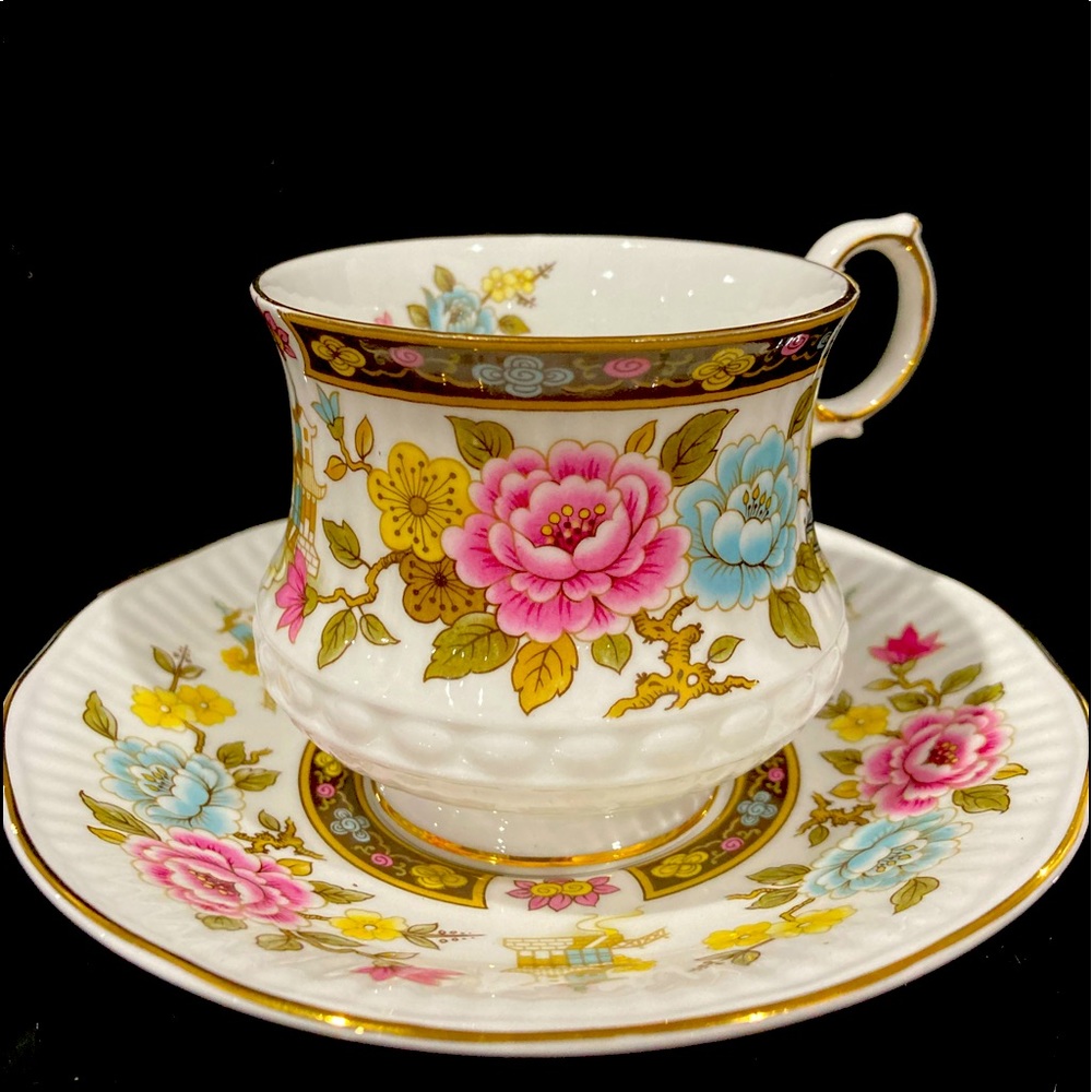 Queens Cathay tea cup, bone China.